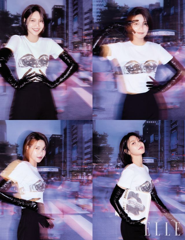 티셔츠와 팬츠, 레더 장갑은 모두 Alexander McQueen.