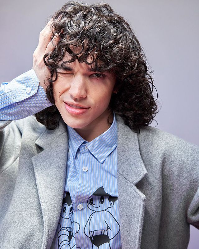 재킷은 1백80만원, 셔츠는 25만원 모두 Onitsuka Tiger.