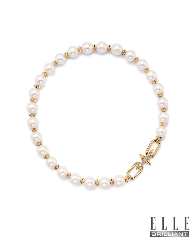 해수 진주와 다이아몬드를 세팅한 ‘티파니 타이탄 바이 퍼렐 윌리엄스’ 네크리스는 TIFFANY&CO. 