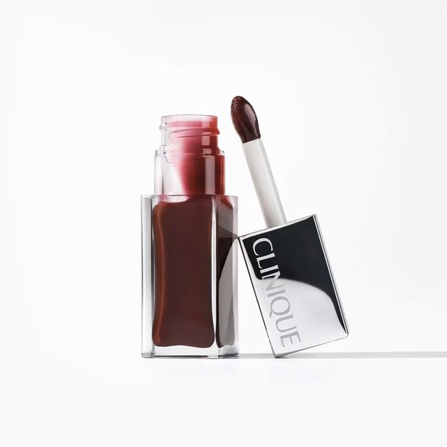 크리니크 블랙허니 립 앤 치크 오일 ★: 바르면 버건디 컬러라 먼저 바른 립 컬러를 한 톤 어둡고 붉게 해준다. 잇꽃,호호바,해바라기씨 오일을 함유해 촉촉하다. 7mL 3만8천원.