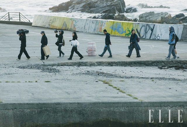 부산을 배경으로 진행된 프로덕션. 