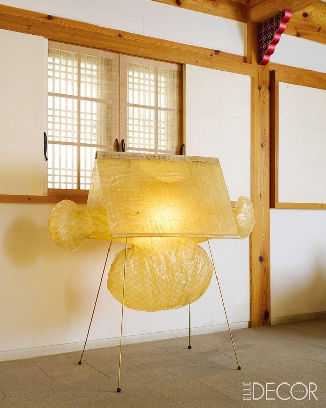 김민재, ‘지붕을 진 등’(2024)