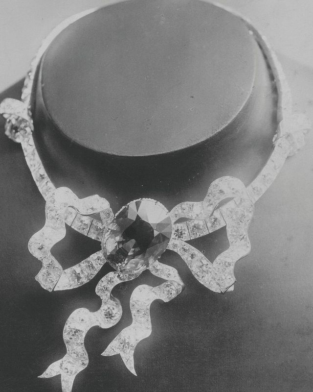 1889년 미국 매케이 가문을 위해 부쉐론이 제작한 아카이브 피스.