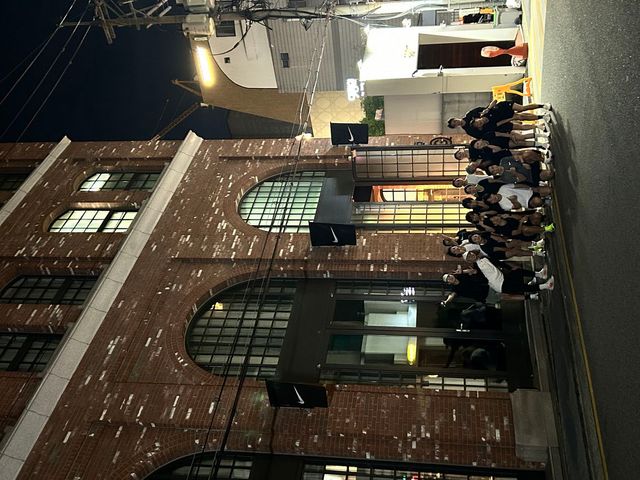 러닝 세션 후 함께 모여 다 같이 기념 사진을 촬영했다. 