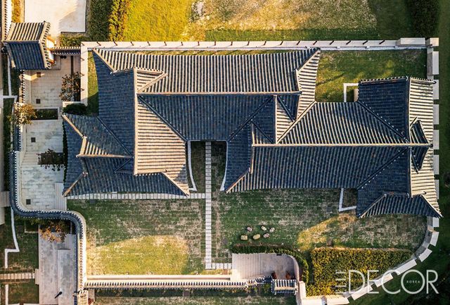 하늘에서 바라본 더한옥의 영월종택.