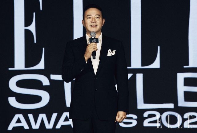 홍정도 중앙그룹 부회장은 “<엘르>가 어려운 미디어 환경 속에서도 꾸준히 성장할 수 있었던 건 많은 사랑과 관심 덕”이라고 뜻깊은 축사를 건넸다. 