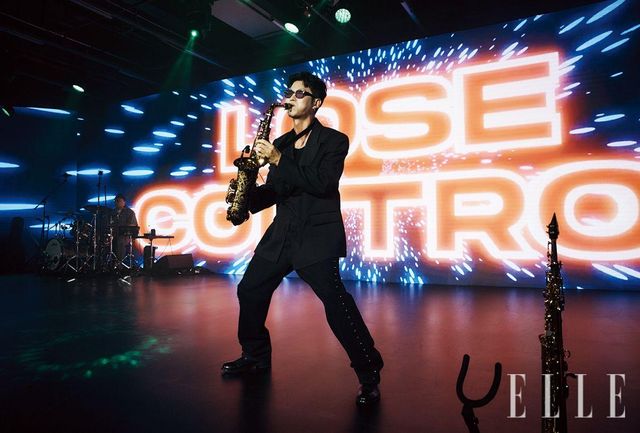 공연의 흥을 북돋아준 색소폰니스트 제이슨 리.