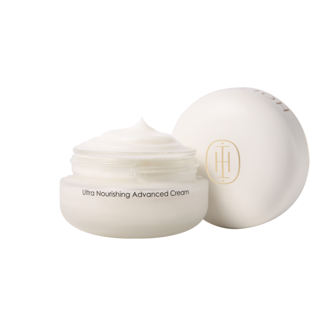 사프란, 엑토인, 스쿠알란, 세라마이드의 항산화력과 피부 장벽 보호 기능으로 노화도 개선하는 리치한 크림. 홀리추얼 울트라 너리싱 어드밴스드 크림 80mL 22만원. 
