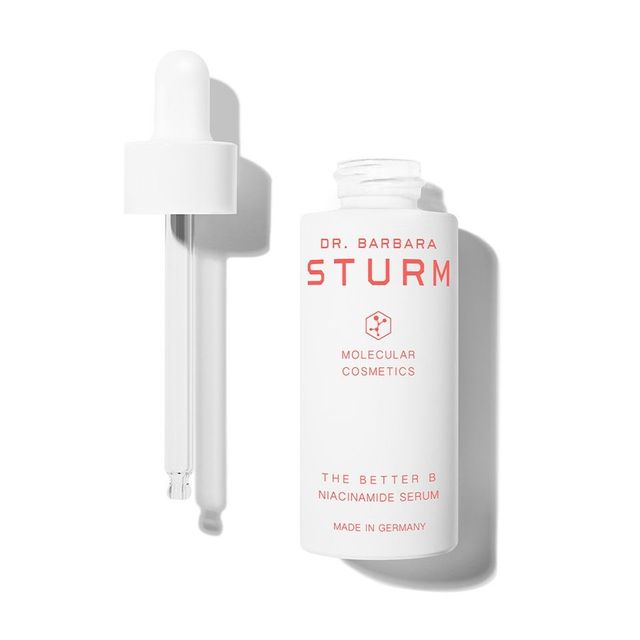 나이아신아마이드 5%와 엑토인, 해양 플랑크톤 복합체가 색소 침착과 노화를 방지하고 장벽을 튼튼하게 유지한다. 닥터바바라스텀 더 배터 비 나이아신아마이드 세럼30mL 20만9천원. 