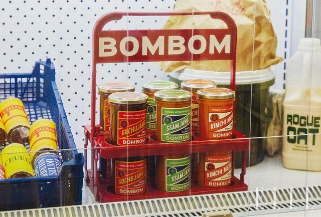  ‘봄봄’은 고추장, 쌈장, 김치 마요 같은 메인 소스 라인과 비빔밥 밀키트, 쌀, 참기름으로 구성된 서브 제품을 선보인다. 곧 바비큐 소스를 출시할 예정이다. 