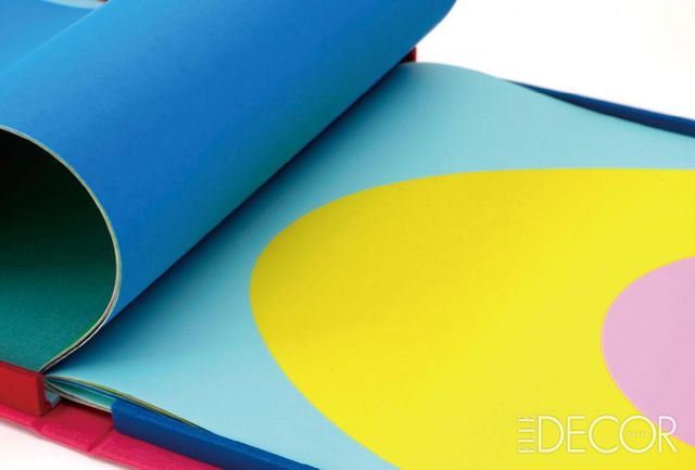 인터넷 아트의 선구자 라파엘 로젠달(Rafaël Rozendaal)의 작업을 반대로 아날로그 방식으로 기록한 .