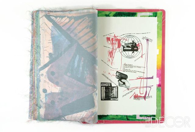  〈Peels〉. 미국 작가 케네스 골드스미스(Kenneth Goldsmith)의 텍스트와 셰릴 도네간(Cheryl Donegan)의 그림을 매칭해 폴리에스테르 새틴에 인쇄했다. 