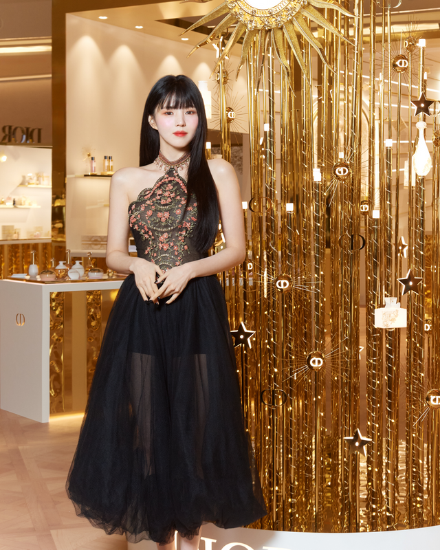 디올 하우스 앰배서더 한소희.