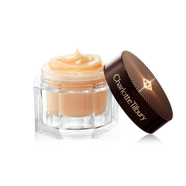 샬롯틸버리 매직 나이트 크림: 다양한 식물성 오일과 추출물, 저강도 레티놀과 비타민 C가 함유된 고보습, 탄력 강화 크림. 50mL 17만5천원.