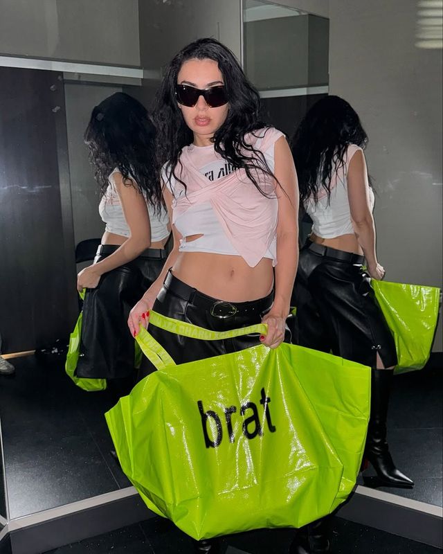 @charli_xcx 