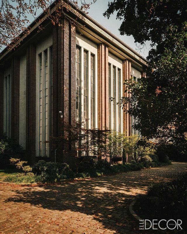 엘름그린& 드라그셋의 스튜디오이기 이전에는 오래된 취수 펌프장이었던 건물.