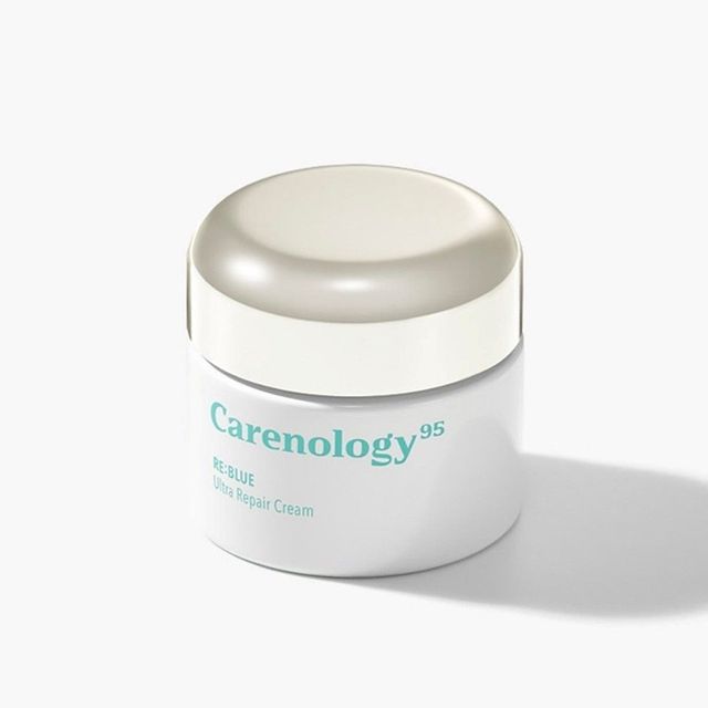 케어놀로지 리블루 울트라 리페어 크림: 모로코산 블루탄지 추출물이 가려움을 가라앉히고 피부 장벽을 빠르게 복원하는 수분 크림. 50mL 4만9천원.