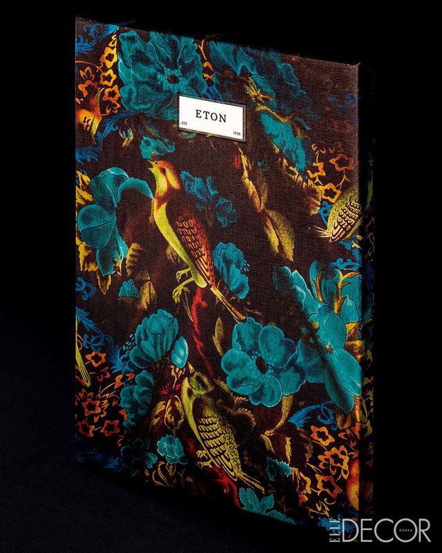 패션 브랜드 이튼을 위해 화려한 패턴의 패브릭으로 완성한 인쇄물. 