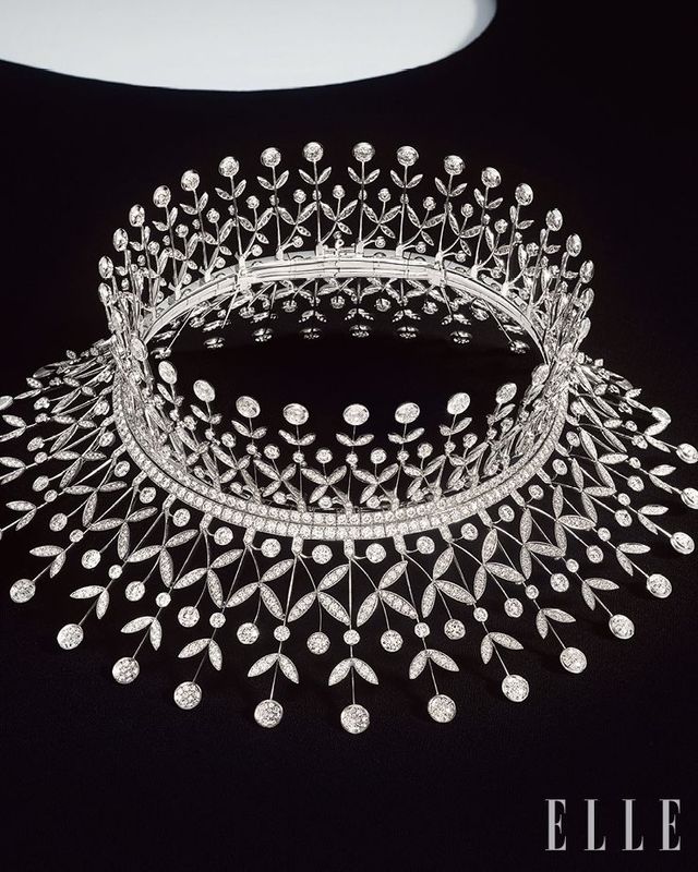 제작에만 1천9백 시간이 소요된 ‘꼴(Col)’ 네크리스.