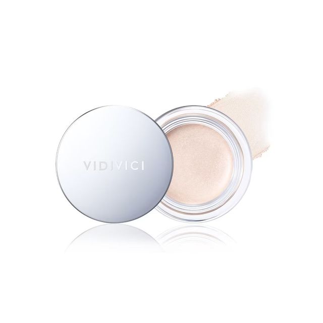 비디비치 밀레니얼 글로 크림 일루미네이션 - 발색 잘 되는 미세하고 균일한 화이트, 베이지 펄 밤이라 티 존, 입술과 뺨 등에 확실하게 포인트 줄 때 편리. 6g 3만2천원.