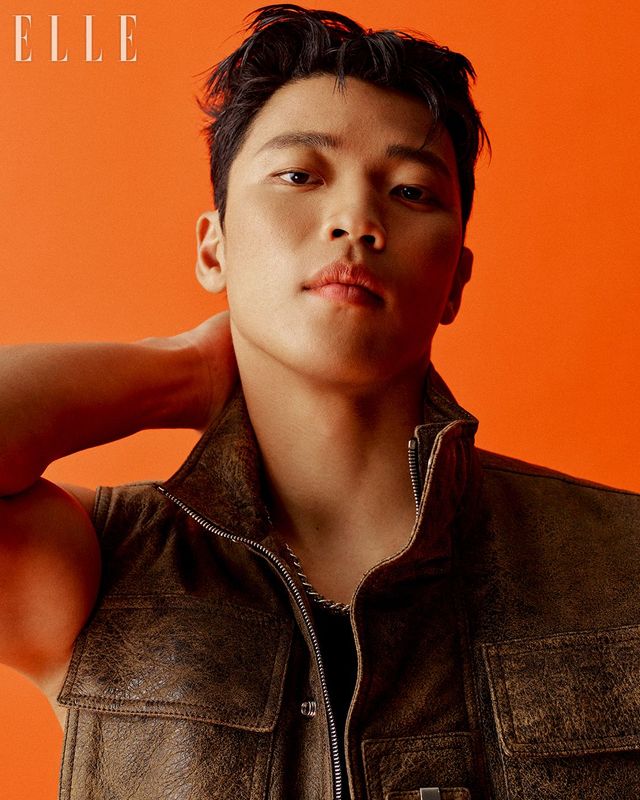 브라운 가죽 카고 베스트는 1017 Alyx 9SM by Adekuver.