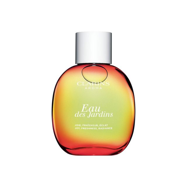 클라랑스 아로마 바디 스프레이 오 데 자르뎅 - 신선한 프루티 시트러스 향 보디 미스트. 스프레이 용기지만 쉽게 열어 리필할 수 있다. 100mL 6만5천원.