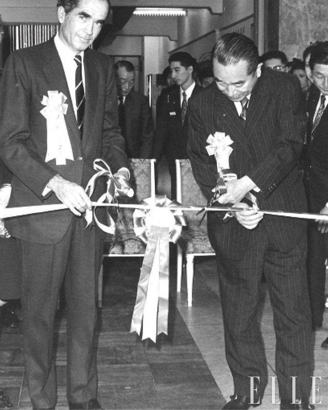 1972년 11월 미쓰코시 백화점의 티파니 살롱 리본 커팅식.