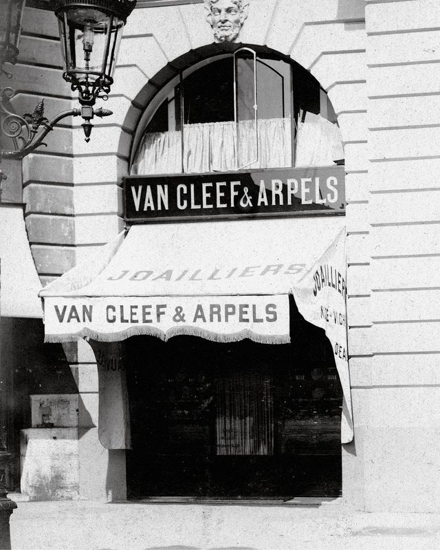 1930년대 방돔 광장에 위치한 반클리프 아펠 부티크의 모습. 