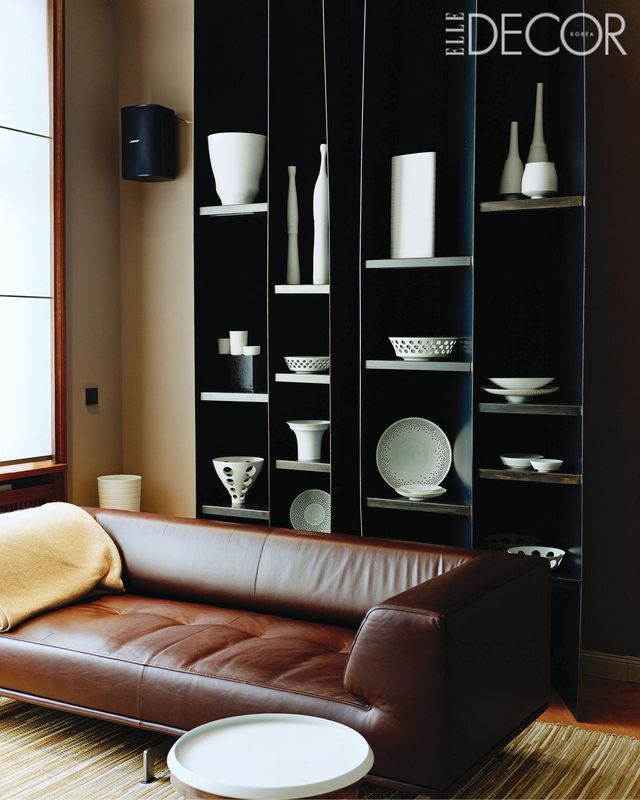 헤링 베를린의 ‘벨벳(Velvet)’ ‘펄스(Pulse)’ ‘시엘로(Cielo)’ 라인의 세라믹들이 진열된 쇼룸의 코너 월.