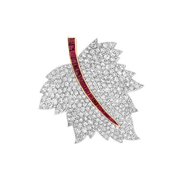 1947년 헤리티지 컬렉션 리프 클립. 