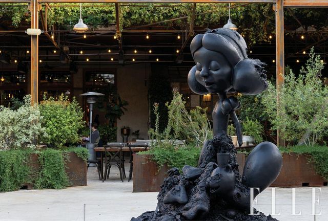  갤러리 하우저 & 워스 내 레스토랑 ‘마누엘라’와 폴 매카시의 작품. 