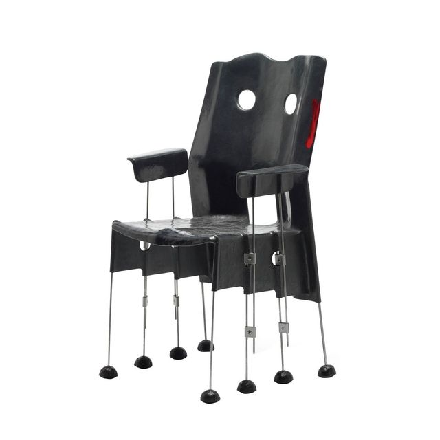 가에타노 페셰의 초기 디자인으로 뉴욕 그린 스트리트에 있는 그의 스튜디오 이름을 딴 ‘Green Street Chair’. 