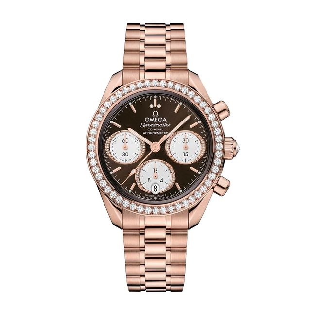 스피드마스터 38 컬렉션 중 브라운 PVD 다이얼의 스테인리스스틸 케이스 버전과 18K 세드나™ 골드 케이스 버전. 