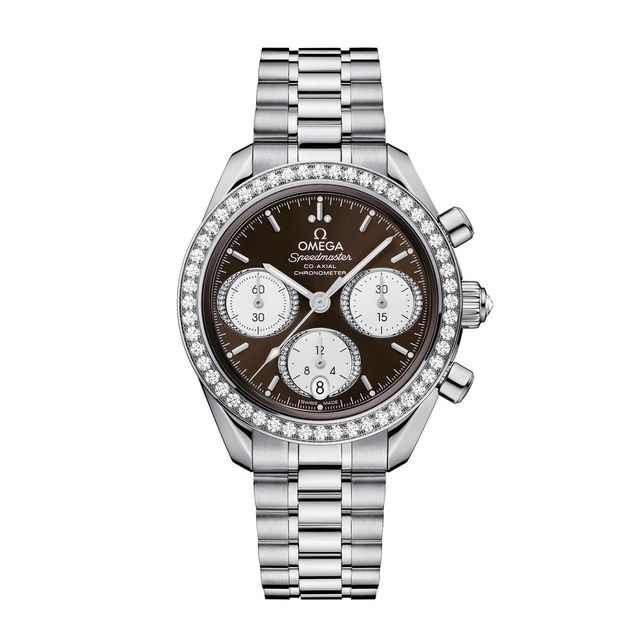 스피드마스터 38 컬렉션 중 브라운 PVD 다이얼의 스테인리스스틸 케이스 버전과 18K 세드나™ 골드 케이스 버전. 