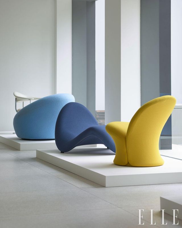 아티스트 컴퍼니 1층에는 'F572'와 'Tongue' 의자 등 피에르 폴랑의 아이코닉한 작품이 전시되어 있다.