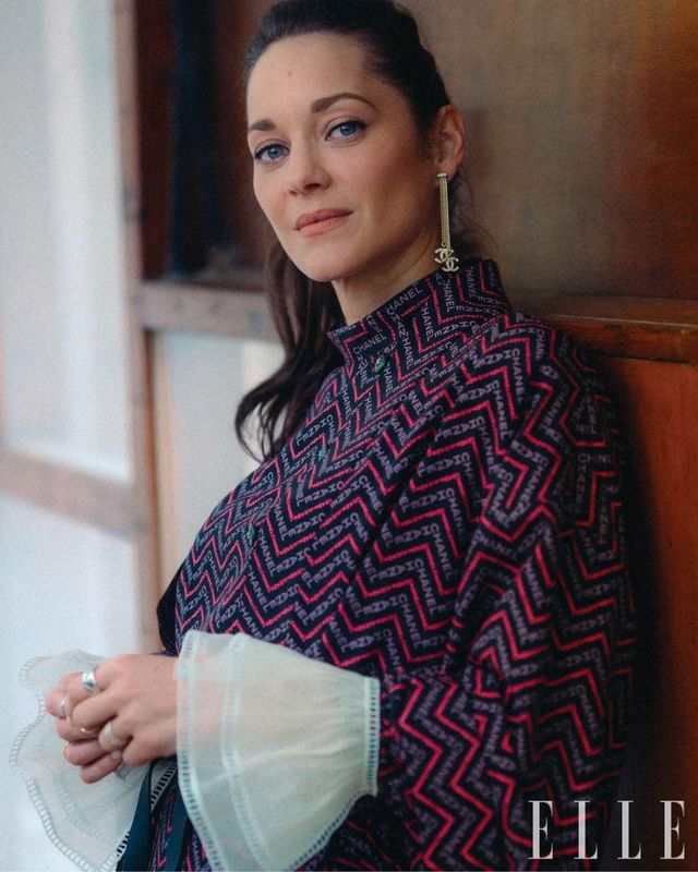 우아한 아름다움으로 좌중을 압도한 마리옹 코티아르