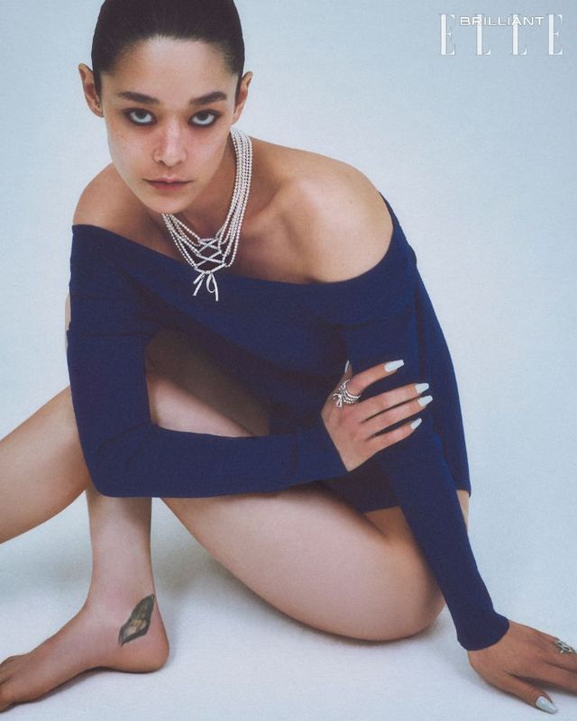 보디수트는 가격 미정 RVN.