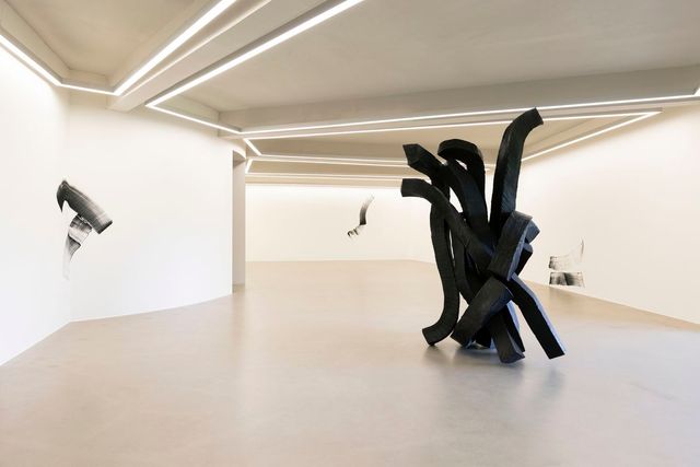 이배 개인전 〈흐르는〉 전시전경 (제공: 조현화랑)