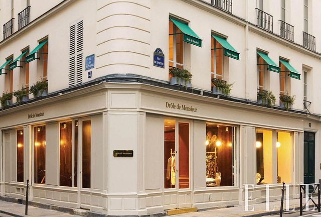 파리 마레 지구에 위치한 첫 플래그십 스토어.