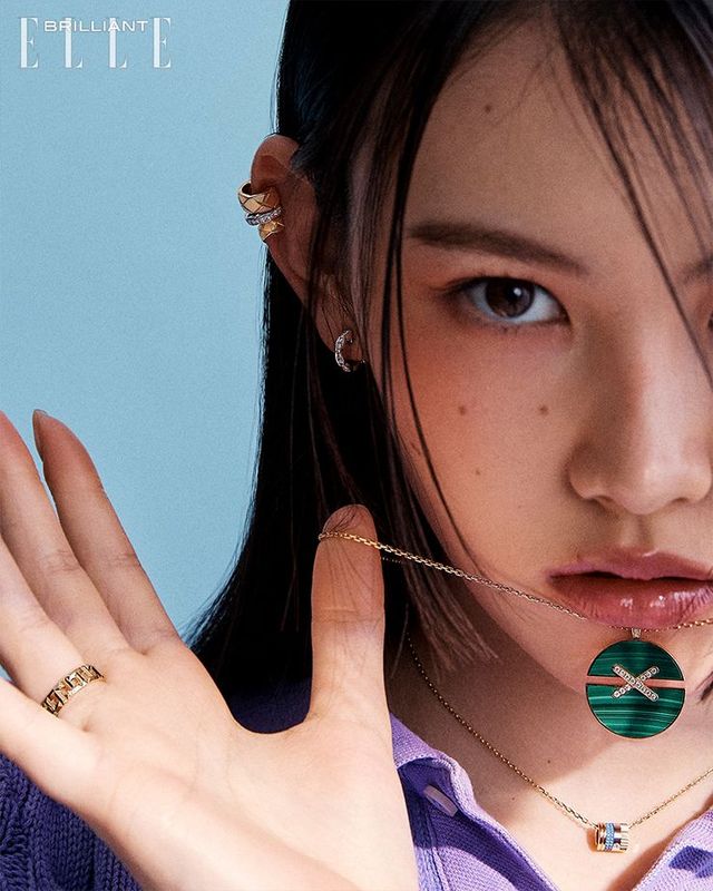 니트 폴로셔츠는 25만9천원 POLO RALPH LAUREN. 