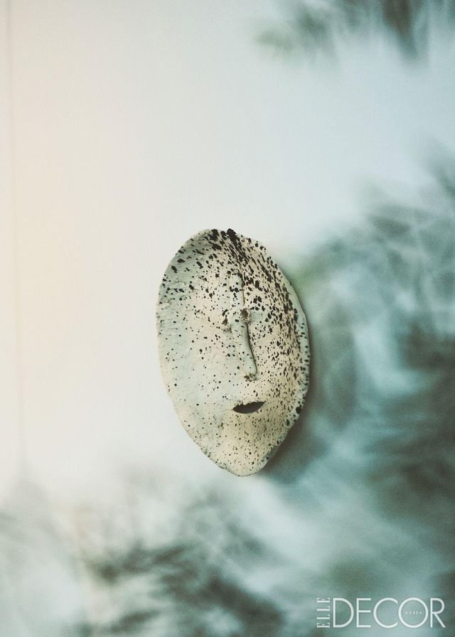 스즈키 에리카의 가면 벽걸이 장식품. 