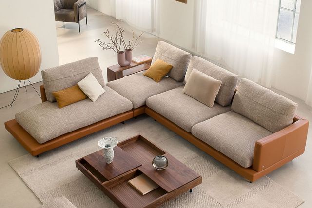 60주년을 맞이해 기존 에디폼 소파를 새롭게 재해석한 '시나'