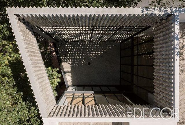 멕시코 킨타나로오 주의 작은 마을 바칼라르(Bacalar)의 무성한 초목과 조화를 이루는 호텔 ‘보카 데 아과(Boca de Agua)’.