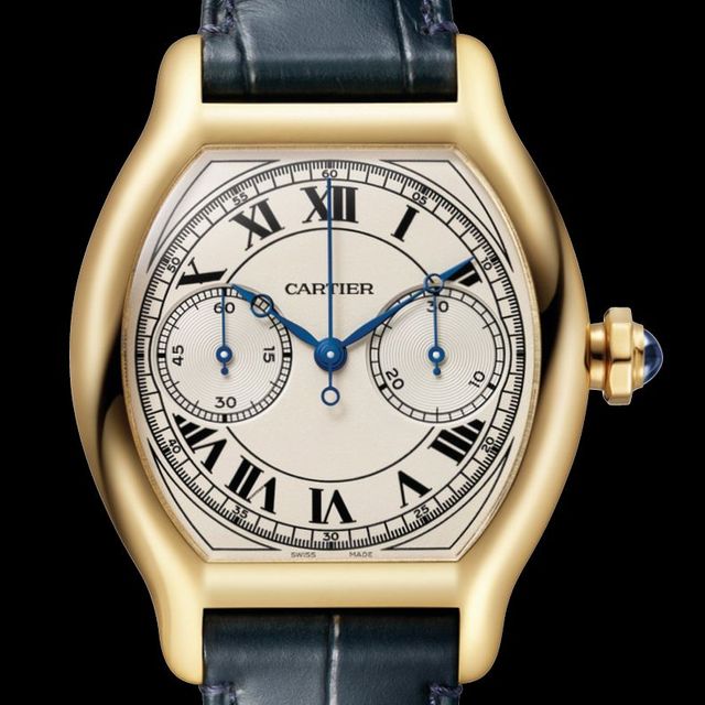 옐로골드 케이스에 사파이어 카보숑 세팅 크라운을 장착한 200피스 리미티드 에디션 까르띠에 프리베 똑뛰 싱글 푸시 버튼 크로노그래프 워치. 