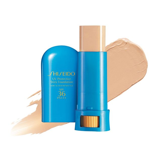 시세이도 UV 프로텍티브 스틱 파운데이션 SPF 36/PA+++: 물속에서도 지워지지 않는 지속 내수성, 자외선 차단 기능, 커버력 모두 강력한 야외 활동용 파운데이션. 9g 4만4천원. 