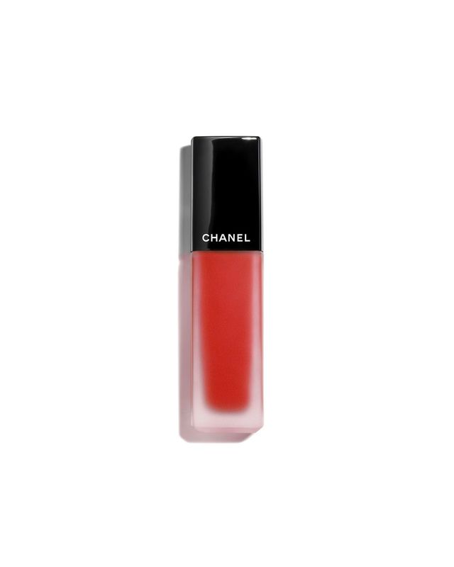 루쥬 알뤼르 벨벳 틴트 224(블루 마젠타 레드 컬러), 6ml, 5만 9천원, Chanel.