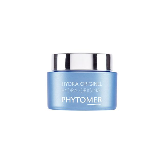 피토메르 이드라 오리지널 멜팅 크림: 해조 추출물을 바탕으로 지용성, 수용성 보습 성분을 적절히 배합해 부드럽게 발리고 바로 피부가 촉촉해진다. 50mL 11만8천원.