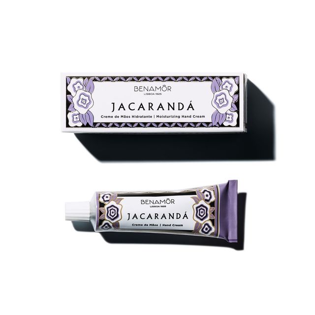 베나모르 자카란다 모이스처라이징 핸드크림 ★★★: 남미와 남유럽, 아프리카에 연중 며칠만 흐드러지게 피는 자카란다의 따뜻하고 풍요로운 꽃 향. 30mL 2만원. 