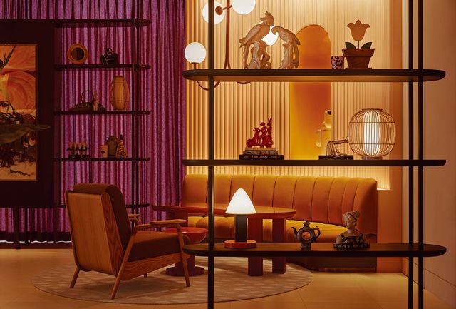 아트 피스로 채워진 로비. 