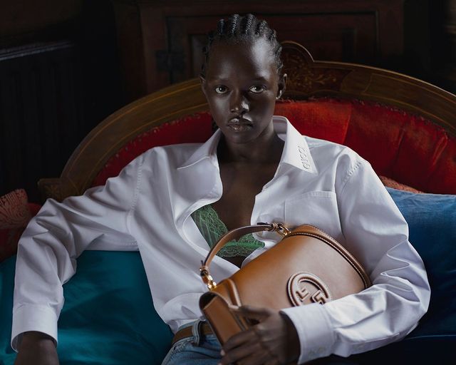 새롭게 공개된 구찌 블론디 백 캠페인